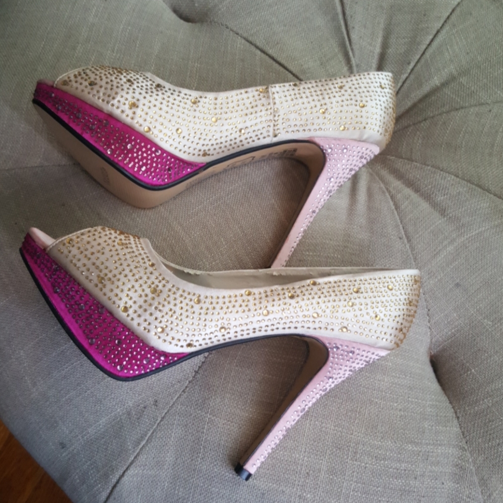 Shoes - Picture 2 of 5